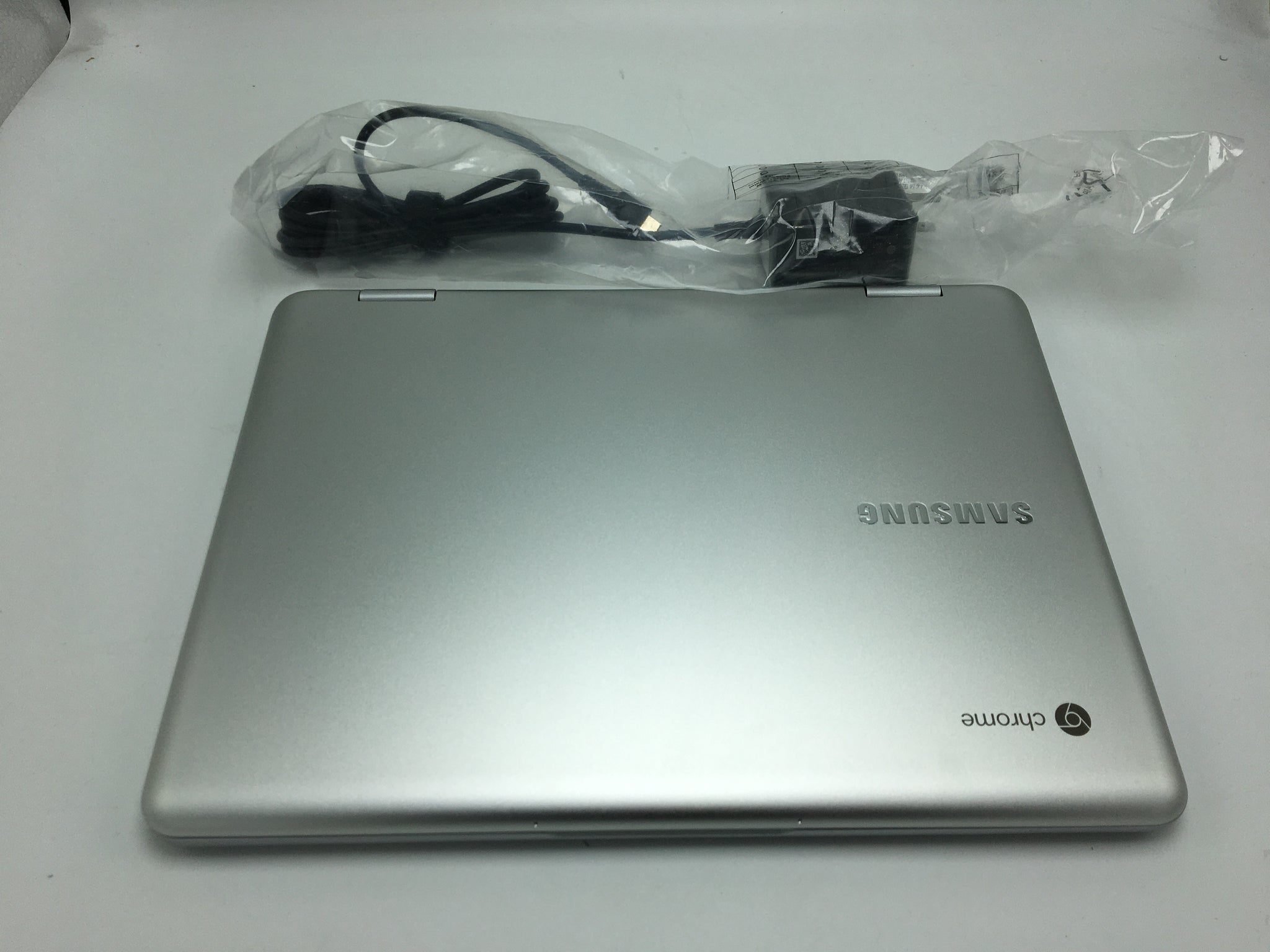 Samsung Chromebook 12.2" Touchscreen 2-in-1 Laptop Notebook Tablet 4GB/64GB